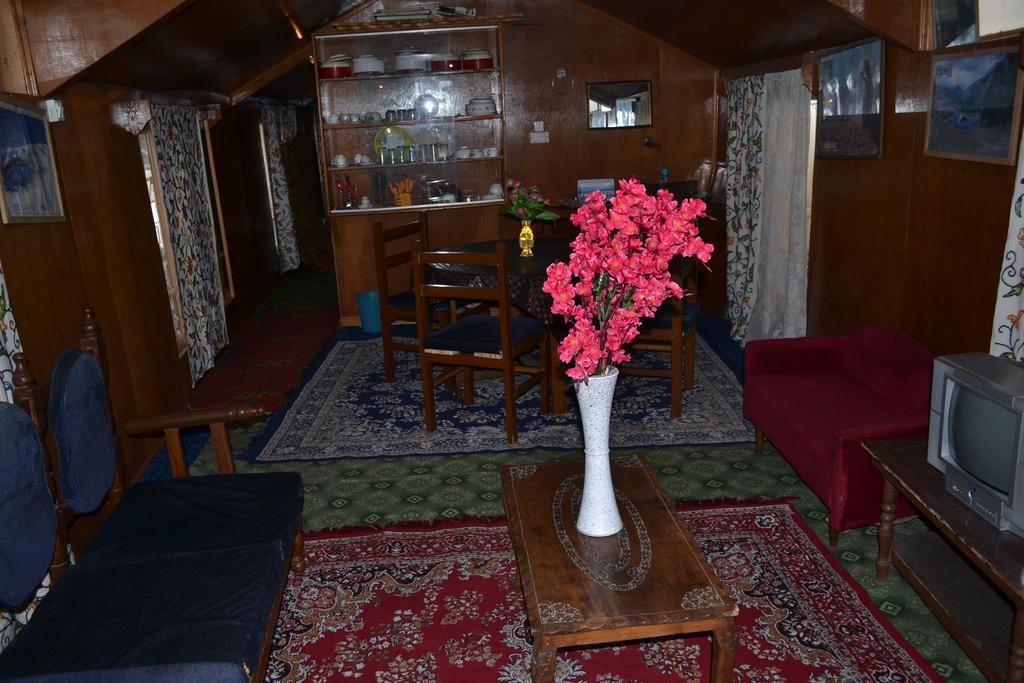New Bombay Heritage Group Of Houseboats Srinagar (Jammu and Kashmir) Exterior photo
