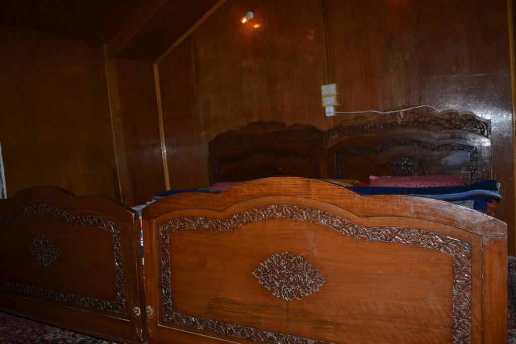 New Bombay Heritage Group Of Houseboats Srinagar (Jammu and Kashmir) Exterior photo