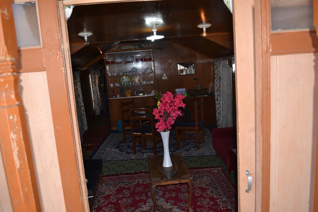 New Bombay Heritage Group Of Houseboats Srinagar (Jammu and Kashmir) Exterior photo