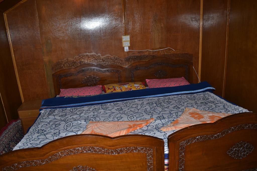 New Bombay Heritage Group Of Houseboats Srinagar (Jammu and Kashmir) Exterior photo