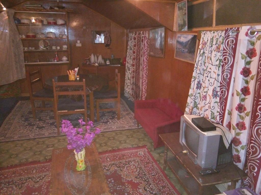 New Bombay Heritage Group Of Houseboats Srinagar (Jammu and Kashmir) Exterior photo