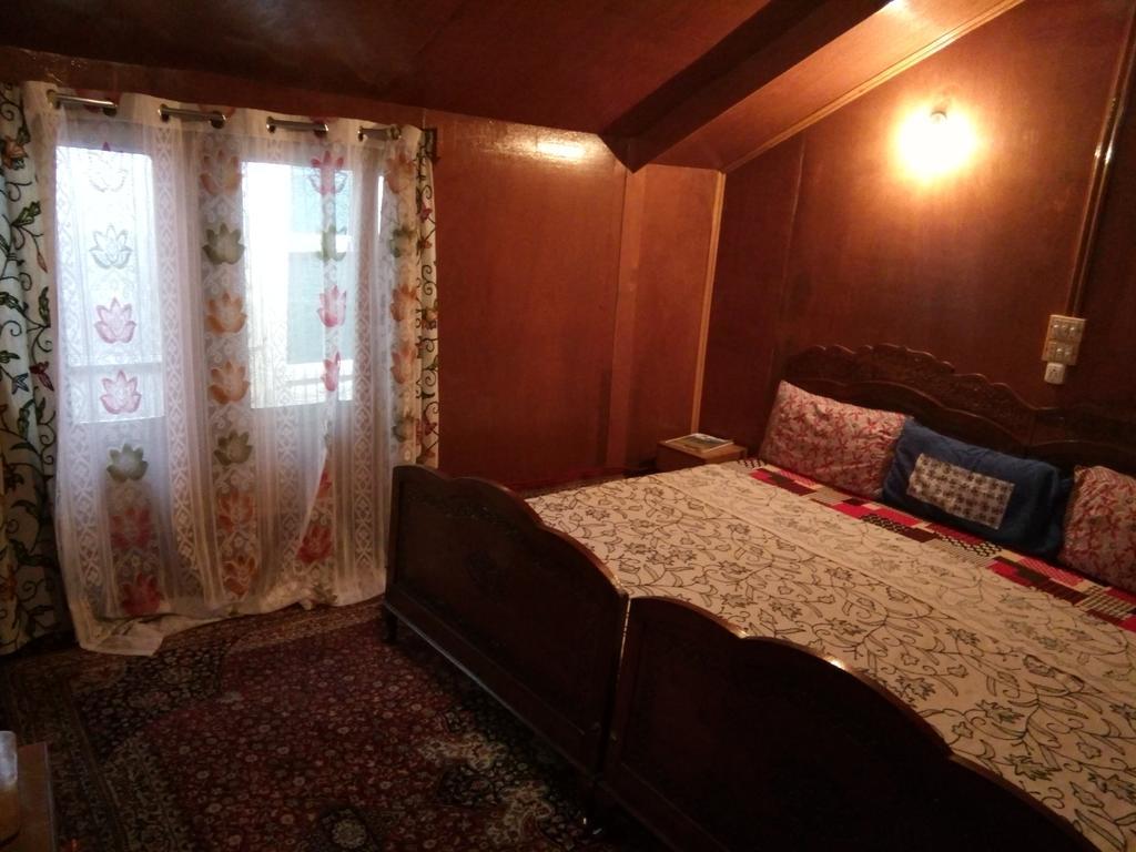 New Bombay Heritage Group Of Houseboats Srinagar (Jammu and Kashmir) Exterior photo