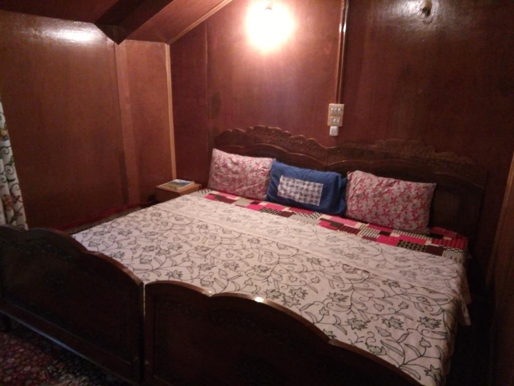 New Bombay Heritage Group Of Houseboats Srinagar (Jammu and Kashmir) Exterior photo